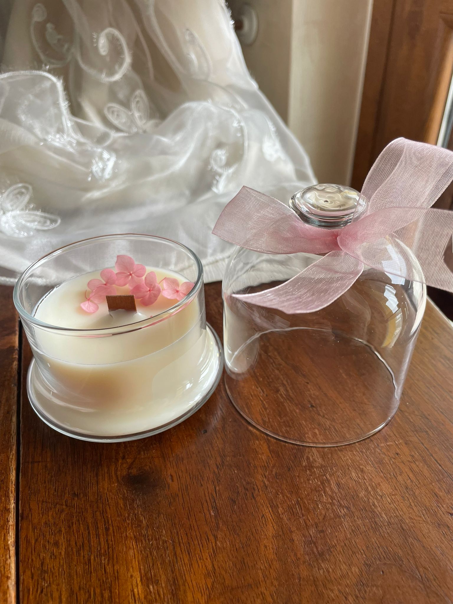 Candela in cera di soia con cupola in vetro, bomboniere battesimo, comunione, cresima e matrimonio