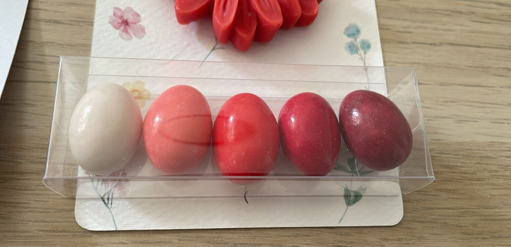 Segnaposto con margherita in cera e scatolina trasparente con confetti, laurea, comunione, cresima o battesimo