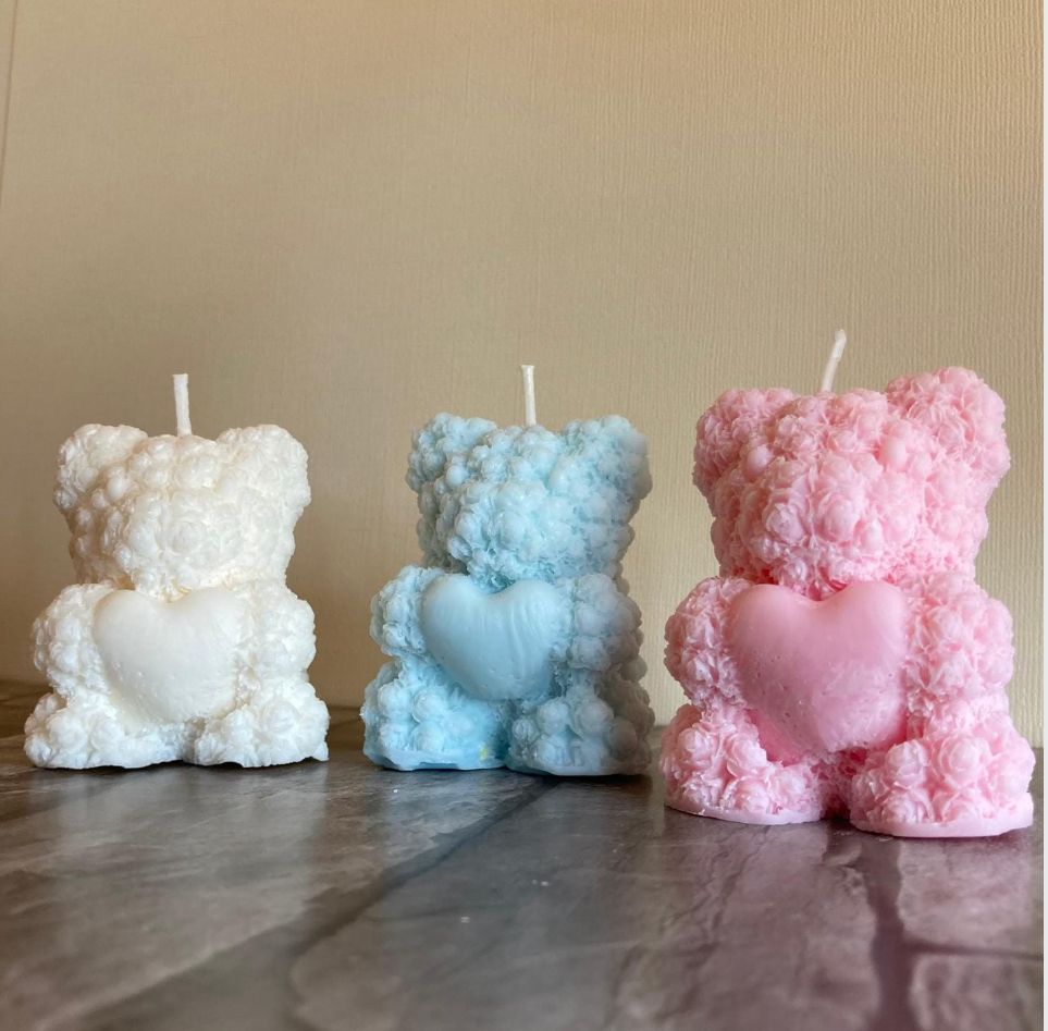 Candela orsetto con roselline, cera di soia, battesimo, nascita, comunione, cresima, laurea, bomboniera