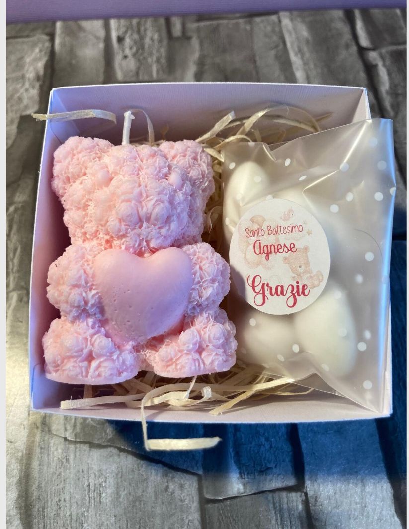 Candela orsetto con roselline, cera di soia, battesimo, nascita, comunione, cresima, laurea, bomboniera