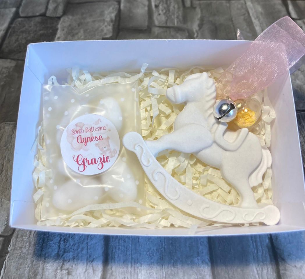 cavallo a dondolo in ceramica, battesimo, nascita, comunione, cresima, bomboniera
