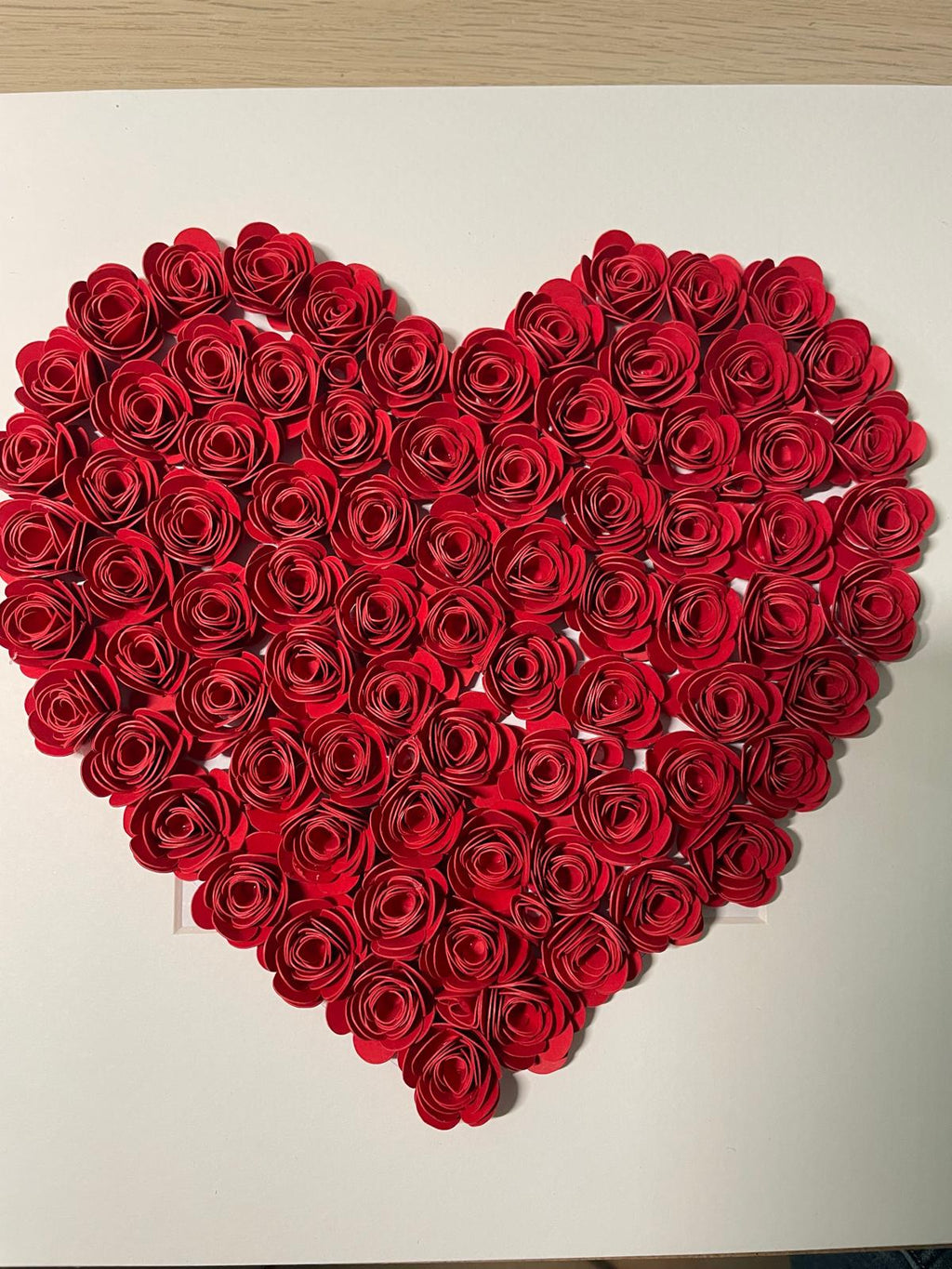 Cornice personalizzata a forma di cuore con fiori. Nomi personalizzati - Ti amiamo mamma - Tenersi per mano, regalo per la festa della mamma, regalo per la mamma, nonna